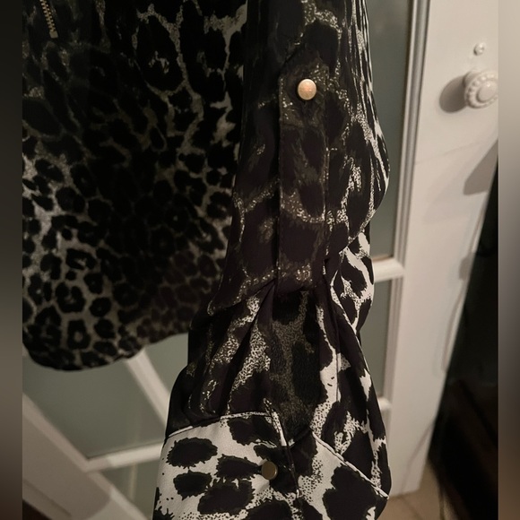 Women’s size med animal print tunic - Picture 3 of 6